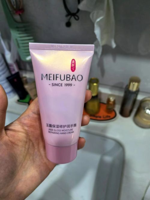 实惠？力荐五款公认佳品小白买前必看OG视讯国货护手霜哪个牌子好用又(图2)